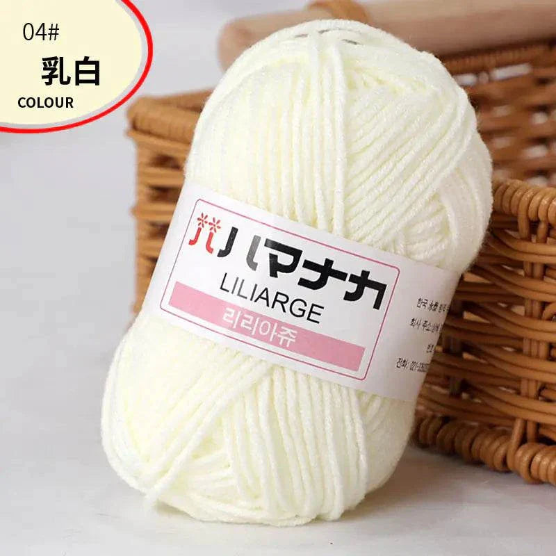 4-ply milk cotton yarn ball for baby dolls and crochet in soft white color